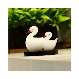 AFAST White Glass Handicraft Showpiece - Pack of 1