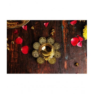 JDS Puja Articles Brass Lakshmi Kubera Villaku - Lamp with Plate (8 coins p)