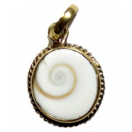 Natural Gomati Chakra Pendant Locket 7.22-8.33 Ratti 6.50-7.50 Carat Panchdhatu Metal Pendant Locket for Men and Women Natural Gomati Chakra Pendant Locket 7.22-8.33 Ratti 6.50-7.50 Carat Panchdhatu Metal Pendant Locket for Men and Women