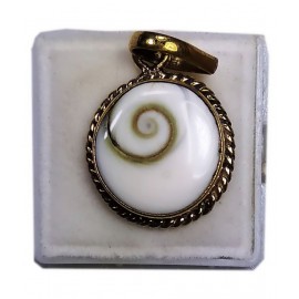 Natural Gomati Chakra Pendant Locket 7.22-8.33 Ratti 6.50-7.50 Carat Panchdhatu Metal Pendant Locket for Men and Women Natural Gomati Chakra Pendant Locket 7.22-8.33 Ratti 6.50-7.50 Carat Panchdhatu Metal Pendant Locket for Men and Women