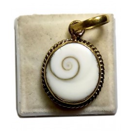 Natural Gomati Chakra Pendant Locket 7.22-8.33 Ratti 6.50-7.50 Carat Panchdhatu Metal Pendant Locket for Men and Women Natural Gomati Chakra Pendant Locket 7.22-8.33 Ratti 6.50-7.50 Carat Panchdhatu Metal Pendant Locket for Men and Women