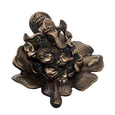 eCraftIndia Metal Lord Ganesha on Flower
