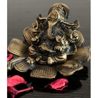 eCraftIndia Metal Lord Ganesha on Flower