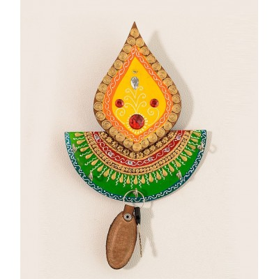 eCraftIndia Papier Mache Embossed Tilak Design 5 Hooks Key holder